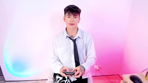 Axel online show from February 6, 8:17 pm