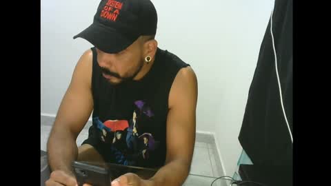 Axel online show from January 29, 6:33 am