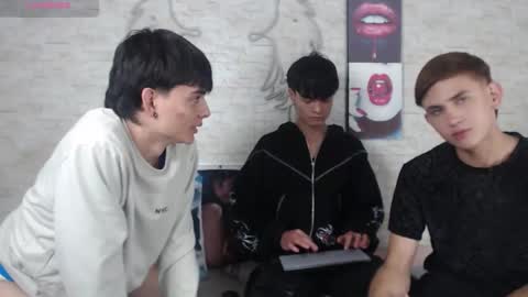 axel_milo_and_kairo online show from November 19, 3:50 am