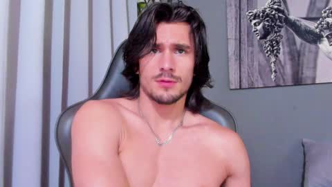 Snapshot of axel_owen chatting on January 27, 7:46 pm Axel online show from January 27, 7:46 pm