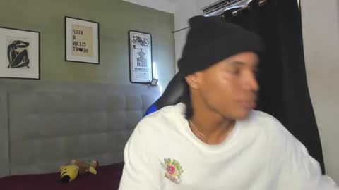 Snapshot of axel_silva3 chatting on October 18, 12:32 pm AXEL SILVA online show from October 18, 12:32 pm