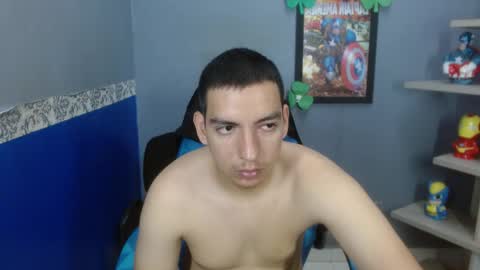 axel_stones_ online show from November 3, 2:19 pm