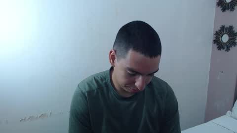 axel_stones_ online show from October 26, 5:26 pm