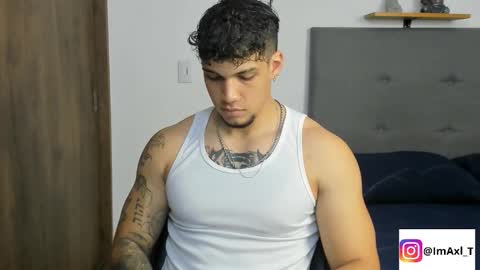 INDEPENDENT MODEL  online show from November 12, 7:19 pm