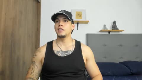 INDEPENDENT MODEL  online show from October 20, 6:39 am