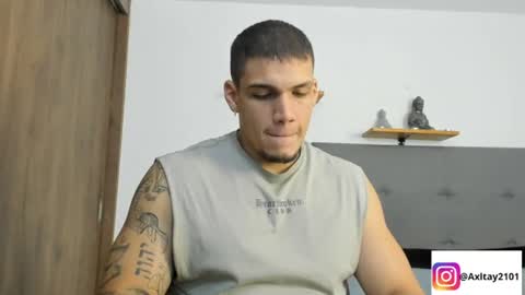 INDEPENDENT MODEL  online show from June 10, 1:40 am