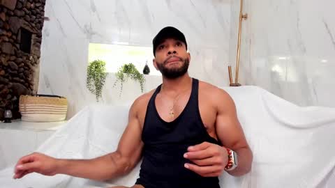 Snapshot of axelgowther_ chatting on February 20, 11:31 am Axel Gowther online show from February 20, 11:31 am