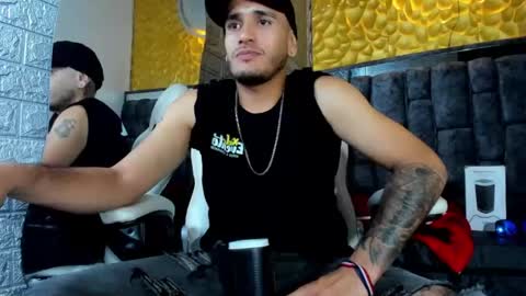 Snapshot of axell_cross2 chatting on March 6, 11:53 pm Axell Cross2 online show from March 6, 11:53 pm