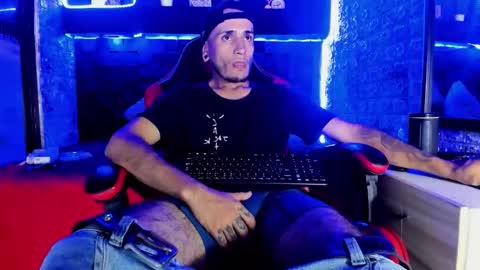 Axell Cross2 online show from April 25, 9:01 am