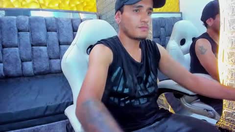 Snapshot of axell_cross2 chatting on February 1, 7:23 pm Axell Cross2 online show from February 1, 7:23 pm
