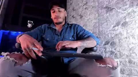 Axell Cross2 online show from November 3, 6:43 pm