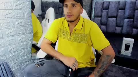 Snapshot of axell_cross2 chatting on February 24, 8:36 pm Axell Cross2 online show from February 24, 8:36 pm