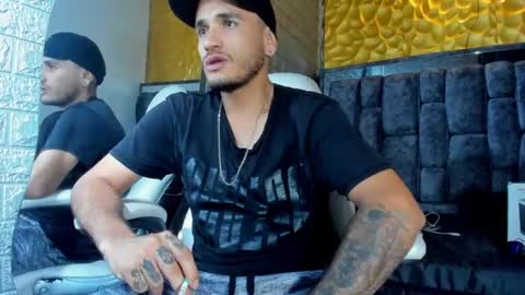 Snapshot of axell_cross2 chatting on March 2, 8:14 pm Axell Cross2 online show from March 2, 8:14 pm