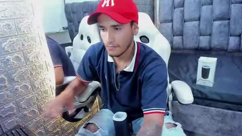 Snapshot of axell_cross2 chatting on February 7, 7:49 pm Axell Cross2 online show from February 7, 7:49 pm