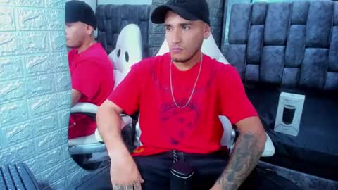 Snapshot of axell_cross2 chatting on February 23, 7:25 pm Axell Cross2 online show from February 23, 7:25 pm