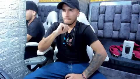 Snapshot of axell_cross2 chatting on February 26, 8:42 pm Axell Cross2 online show from February 26, 8:42 pm