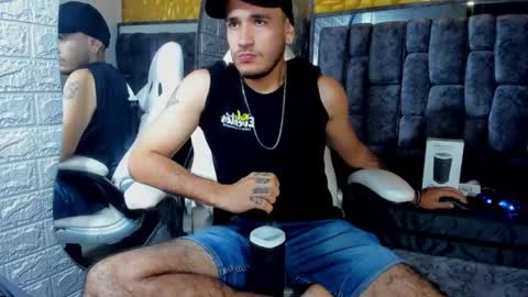 Snapshot of axell_cross2 chatting on March 2, 6:48 am Axell Cross2 online show from March 2, 6:48 am