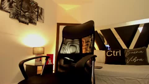 axelmartinezz online show from July 25, 2:19 am