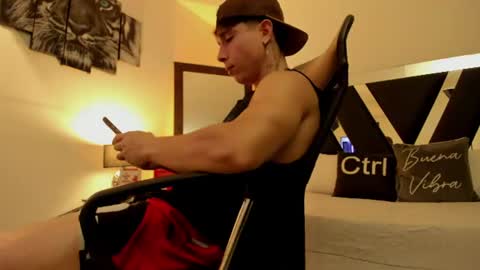 axelmartinezz online show from July 29, 1:04 am
