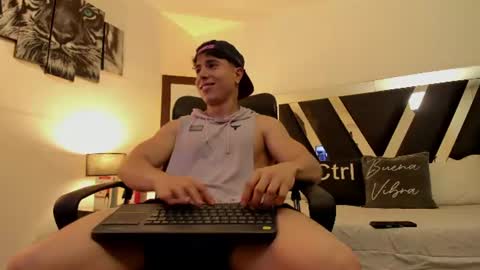 axelmartinezz online show from July 24, 2:09 am