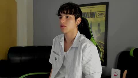 Snapshot of axelraven chatting on January 9, 1:13 pm Axel Raven online show from January 9, 1:13 pm
