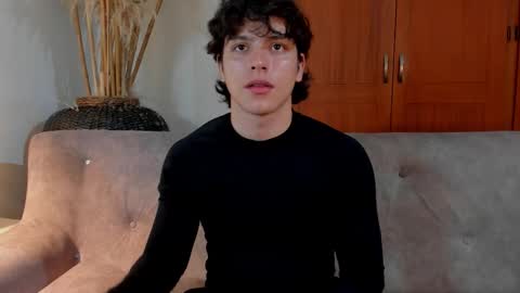 Snapshot of axelraven chatting on October 16, 7:44 pm Axel Raven online show from October 16, 7:44 pm