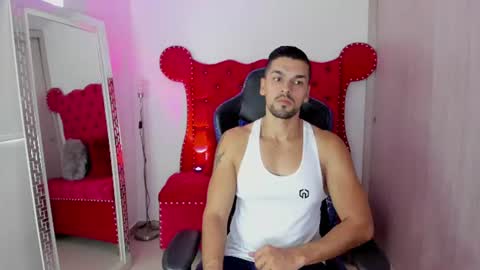 Axel online show from July 16, 11:39 am