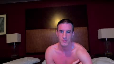 Snapshot of axl_fx chatting on December 12, 7:30 am Axl online show from December 12, 7:30 am