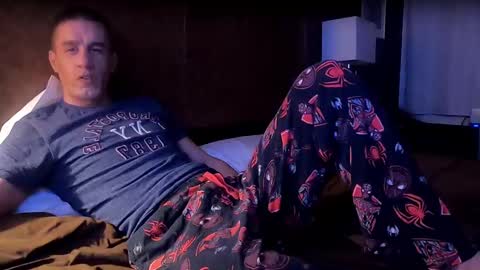 Snapshot of axl_fx chatting on December 13, 4:43 am Axl online show from December 13, 4:43 am