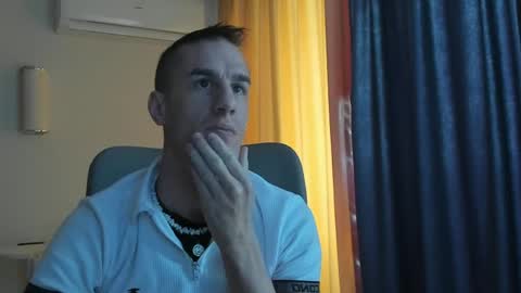 Axl online show from April 23, 6:29 am