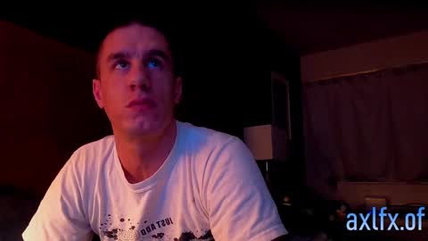 Snapshot of axl_fx chatting on January 2, 10:48 am Axl online show from January 2, 10:48 am