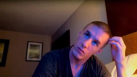 Snapshot of axl_fx chatting on March 3, 12:21 pm Axl online show from March 3, 12:21 pm