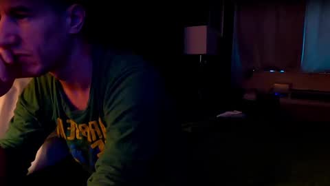 Snapshot of axl_fx chatting on January 17, 9:32 pm Axl online show from January 17, 9:32 pm