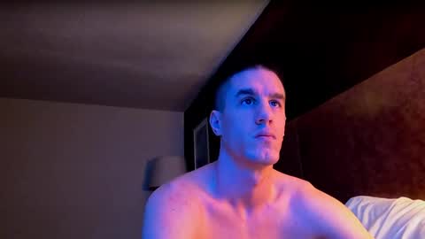 Snapshot of axl_fx chatting on February 14, 9:21 pm Axl online show from February 14, 9:21 pm