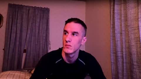 Snapshot of axl_fx chatting on December 4, 2:20 am Axl online show from December 4, 2:20 am