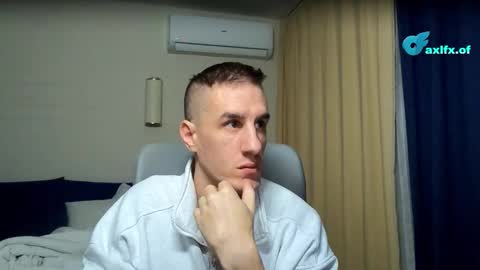 Axl online show from March 3, 9:32 pm