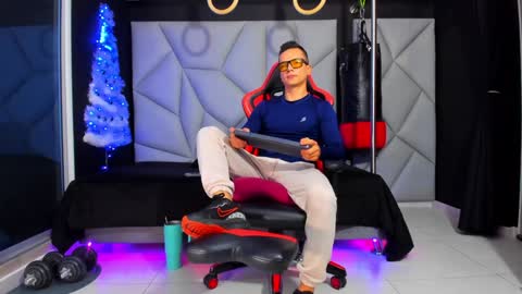 Ayden Miller online show from December 2, 5:24 pm