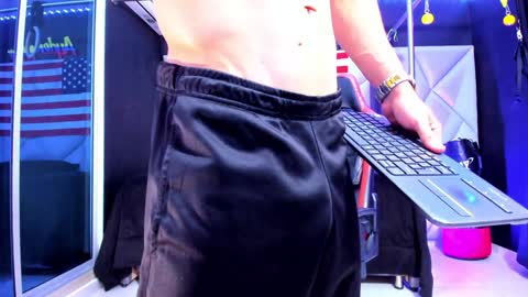 Ayden Miller online show from February 7, 1:47 am