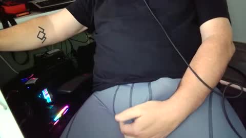 Snapshot of b_not_b chatting on January 5, 9:47 pm b_not_b online show from January 5, 9:47 pm