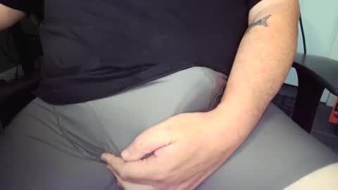 Snapshot of b_not_b chatting on October 13, 5:19 pm b_not_b online show from October 13, 5:19 pm