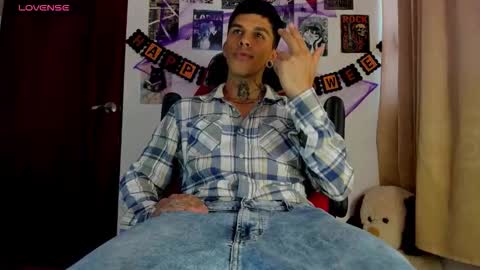 Snapshot of baby_gio chatting on October 17, 11:47 am OF GxoXabs online show from October 17, 11:47 am