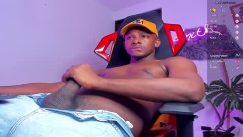 Snapshot of baby_smith chatting on December 12, 2:26 am FOLLOW ME online show from December 12, 2:26 am