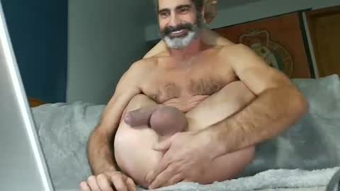Snapshot of babyblue_1973 chatting on January 8, 8:50 pm Poindexxxter online show from January 8, 8:50 pm