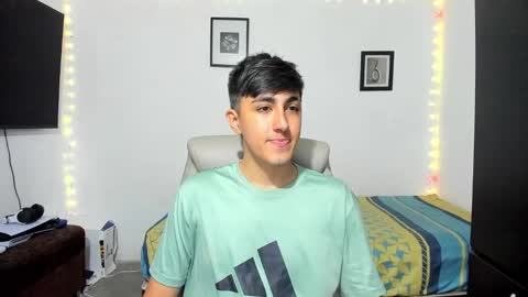 Snapshot of babymaik chatting on October 8, 8:57 pm babymaik online show from October 8, 8:57 pm