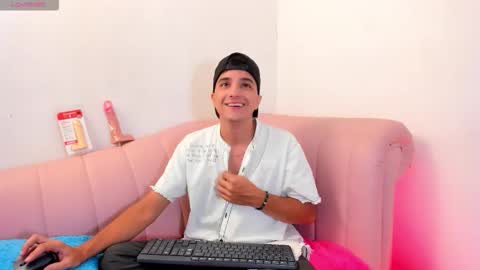 bad_boy_21_ online show from March 11, 10:39 pm