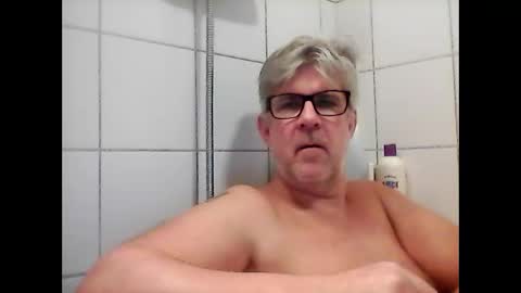 Snapshot of baggelina75 chatting on January 15, 8:37 pm baggelina75 online show from January 15, 8:37 pm