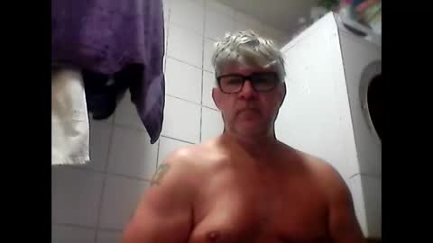 Snapshot of baggelina75 chatting on December 27, 9:50 am baggelina75 online show from December 27, 9:50 am