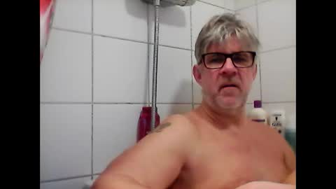 Snapshot of baggelina75 chatting on January 19, 5:49 pm baggelina75 online show from January 19, 5:49 pm