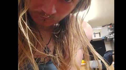 baphometbehold online show from April 28, 6:29 am