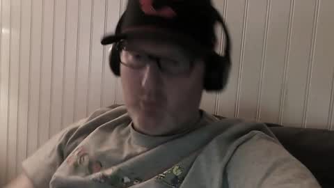 Snapshot of bartender_blue_eyes chatting on December 14, 4:56 am Bartender Blue online show from December 14, 4:56 am